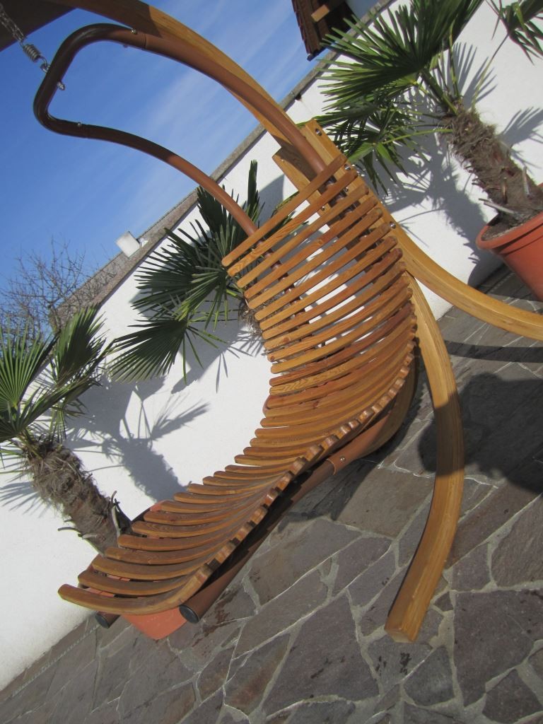 DESIGN Schwebeliege Hängeliege Hängesessel aus Holz Lärche Modell